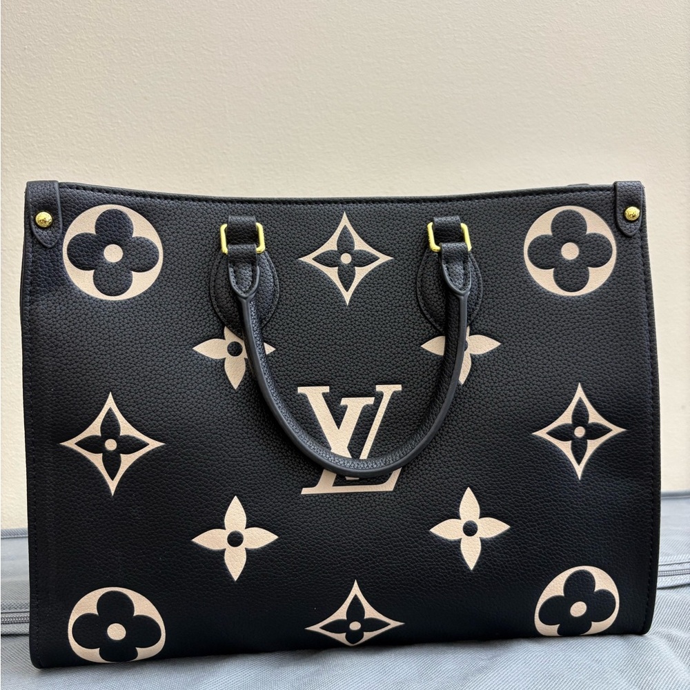 Louis Vuitton Black and Cream Women's Bag